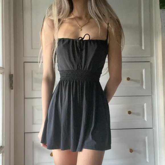 Urban Outfitters Black Flowy Romper - Picture 1 of 4